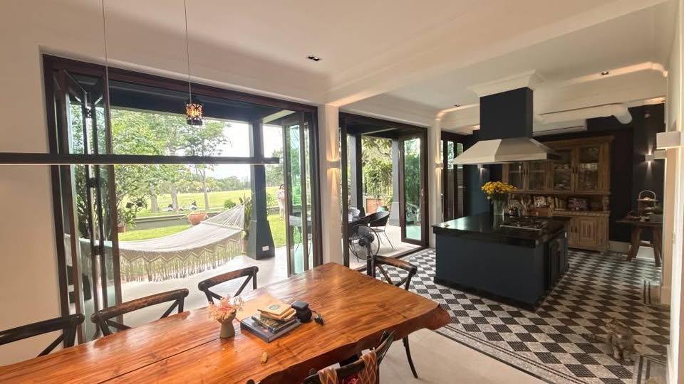 MODERN DESIGN VILLA FOR RENT