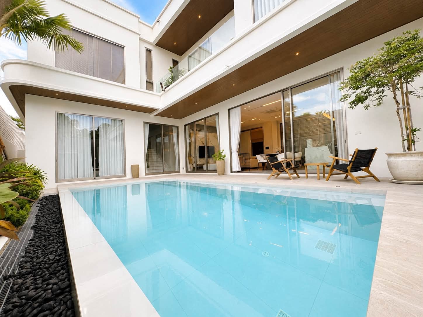 BRAND-NEW LUXURY POOL VILLA FOR RENT – PATTAYA
